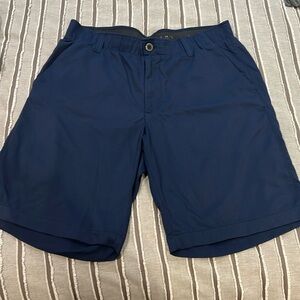 Mens SZ 34 UNDER ARMOUR NAVY SHORTS.